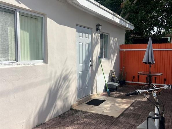1311 SW 102nd Ct, Miami FL 33174