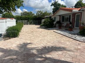 1311 SW 102nd Ct, Miami FL 33174