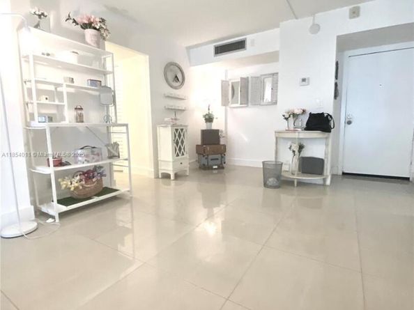 3301 N Country Club Dr 112, Aventura FL 33180