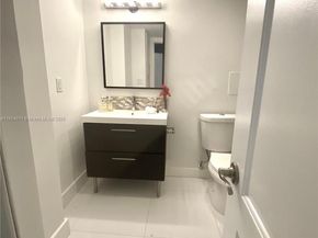 3301 N Country Club Dr 112, Aventura FL 33180