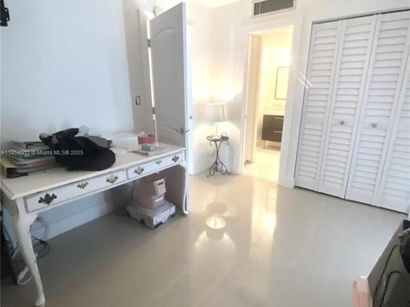 3301 N Country Club Dr 112, Aventura FL 33180