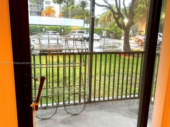 3301 N Country Club Dr 112, Aventura FL 33180