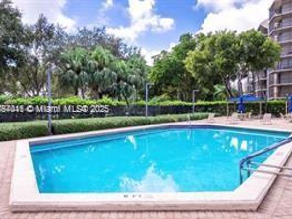 3301 N Country Club Dr 112, Aventura FL 33180