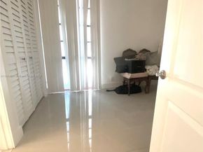 3301 N Country Club Dr 112, Aventura FL 33180