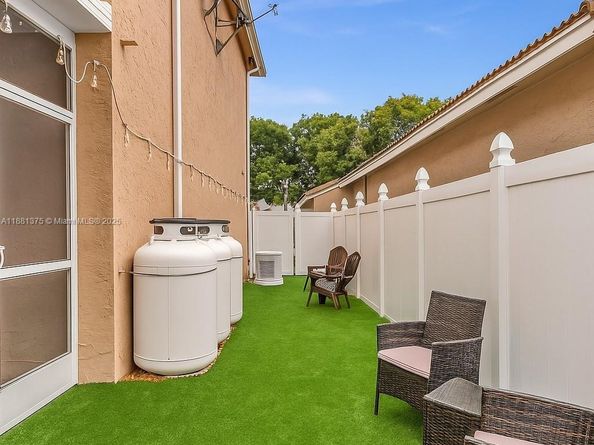 1892 SW 148th Way, Miramar FL 33027