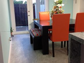 10454 NW 5th Ter 430, Miami FL 33172