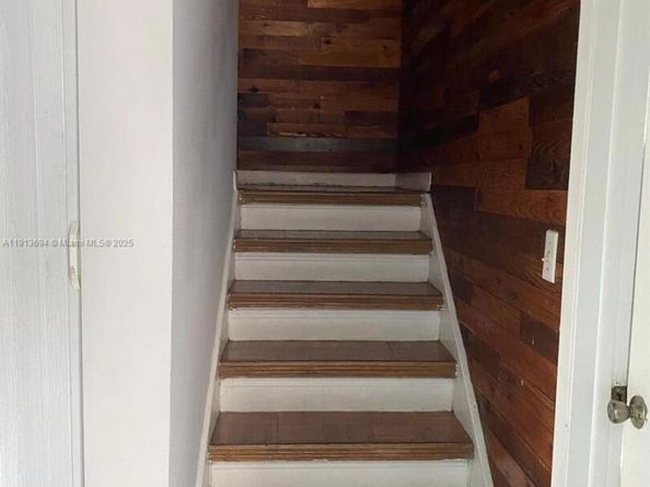 10454 NW 5th Ter 430, Miami FL 33172