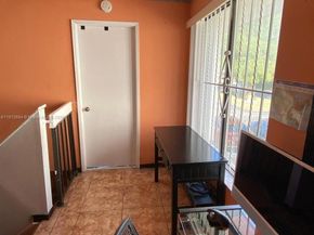 10454 NW 5th Ter 430, Miami FL 33172