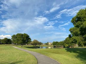 10454 NW 5th Ter 430, Miami FL 33172