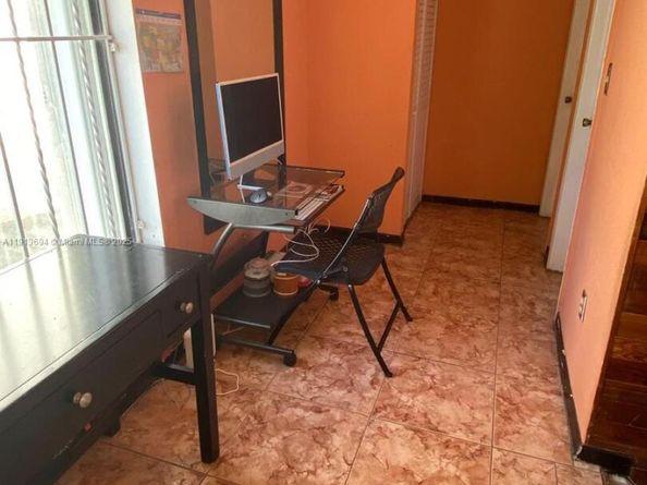 10454 NW 5th Ter 430, Miami FL 33172