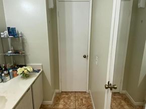 10454 NW 5th Ter 430, Miami FL 33172