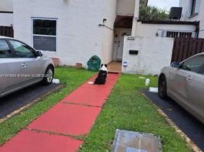 10454 NW 5th Ter 430, Miami FL 33172