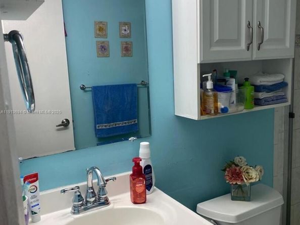 10454 NW 5th Ter 430, Miami FL 33172