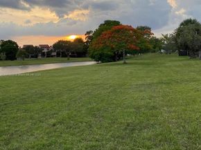 10454 NW 5th Ter 430, Miami FL 33172