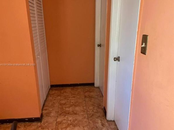 10454 NW 5th Ter 430, Miami FL 33172