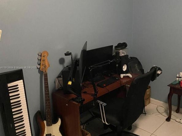 10454 NW 5th Ter 430, Miami FL 33172