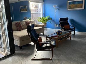 10454 NW 5th Ter 430, Miami FL 33172