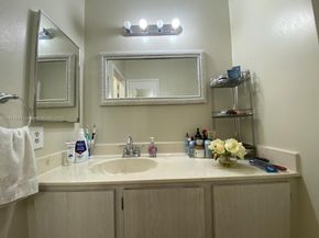 10454 NW 5th Ter 430, Miami FL 33172