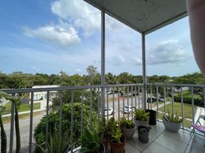 12290 NE 11th Ct 203, North Miami FL 33161