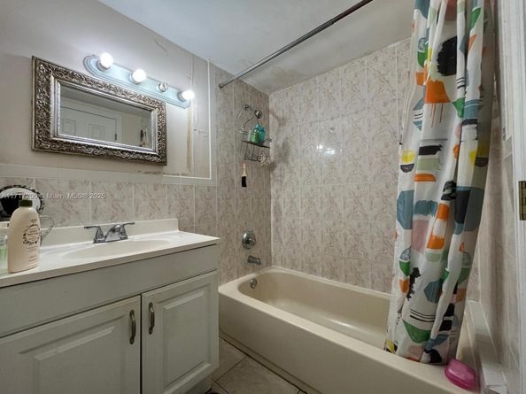 12290 NE 11th Ct 203, North Miami FL 33161