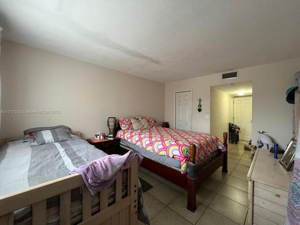 12290 NE 11th Ct 203, North Miami FL 33161