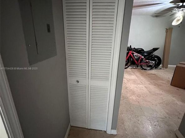 530 NE 15th Ct 1, Fort Lauderdale FL 33304