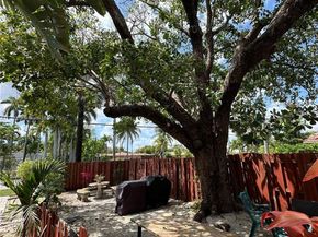 530 NE 15th Ct 1, Fort Lauderdale FL 33304