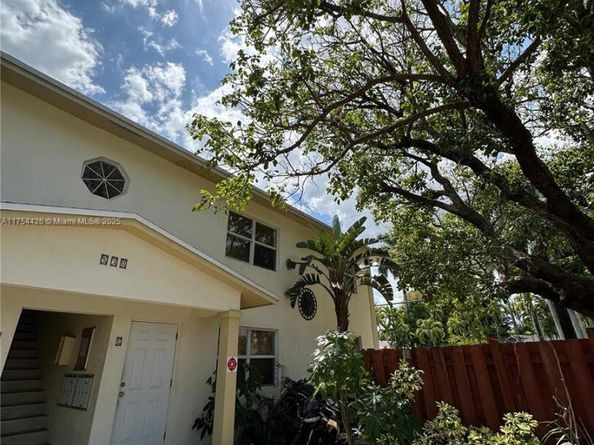 530 NE 15th Ct 1, Fort Lauderdale FL 33304