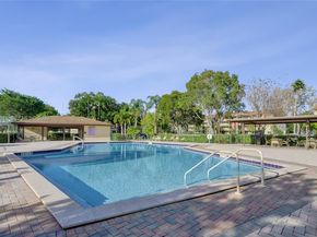 900 SW 128th Ave 103D, Pembroke Pines FL 33027