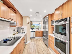 2051 SE 3rd St 407, Deerfield Beach FL 33441