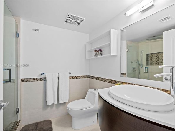 2101 Brickell Ave 2306, Miami FL 33129