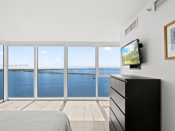 2101 Brickell Ave 2306, Miami FL 33129