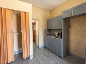 4719 NW 32nd Ave, Miami FL 33142