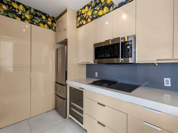 1155 Brickell Bay Dr PH204, Miami FL 33131