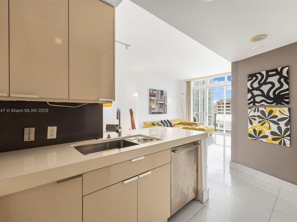 1155 Brickell Bay Dr PH204, Miami FL 33131