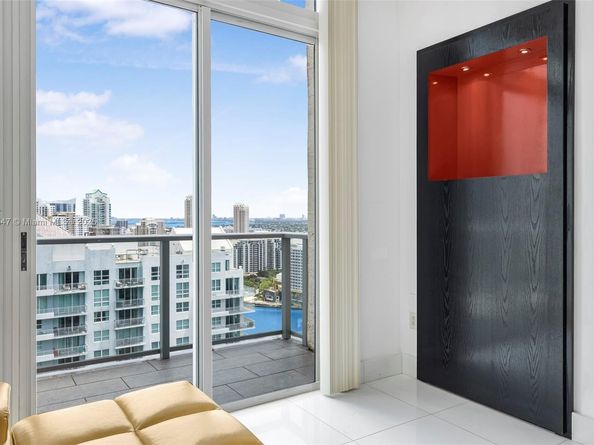 1155 Brickell Bay Dr PH204, Miami FL 33131