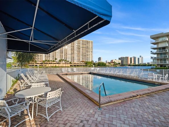 4000 NE 170th St 602, North Miami Beach FL 33160