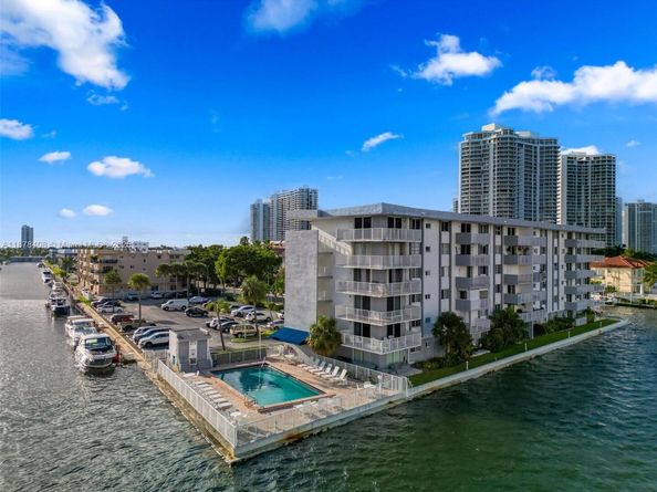 4000 NE 170th St 602, North Miami Beach FL 33160