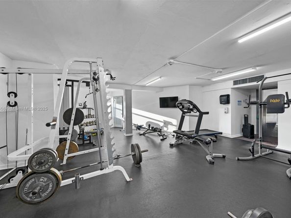 4000 NE 170th St 602, North Miami Beach FL 33160