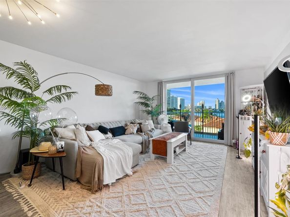 4000 NE 170th St 602, North Miami Beach FL 33160