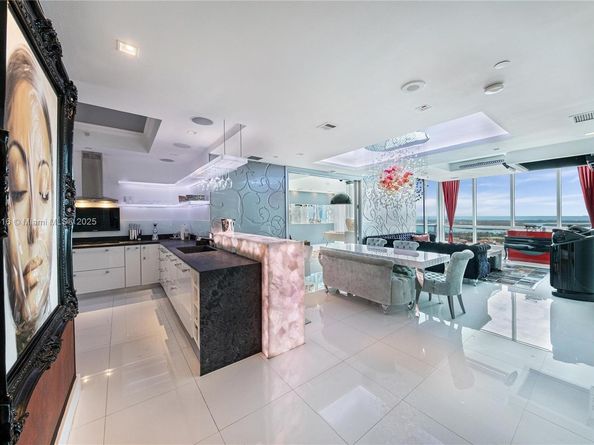 100 S Pointe Dr 3002, Miami Beach FL 33139