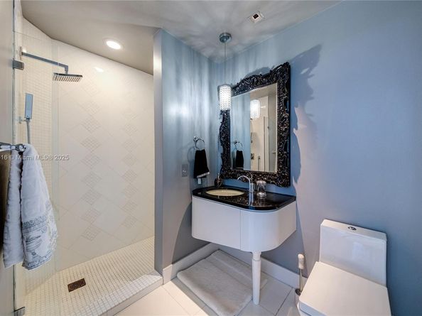 100 S Pointe Dr 3002, Miami Beach FL 33139