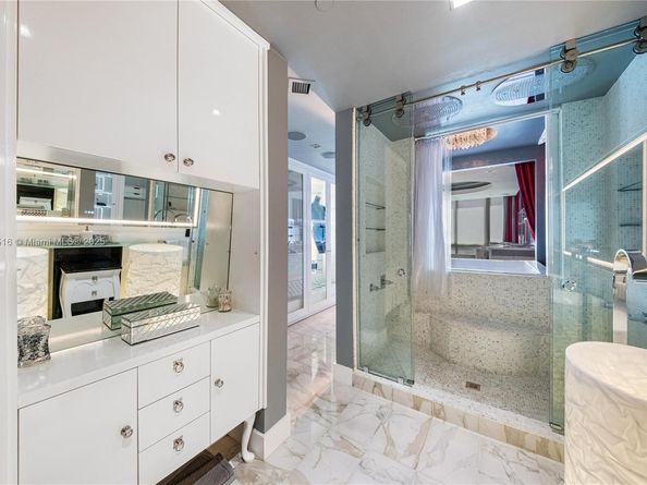 100 S Pointe Dr 3002, Miami Beach FL 33139