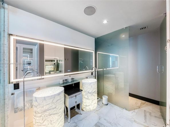 100 S Pointe Dr 3002, Miami Beach FL 33139