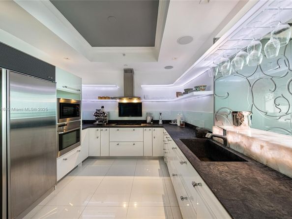 100 S Pointe Dr 3002, Miami Beach FL 33139