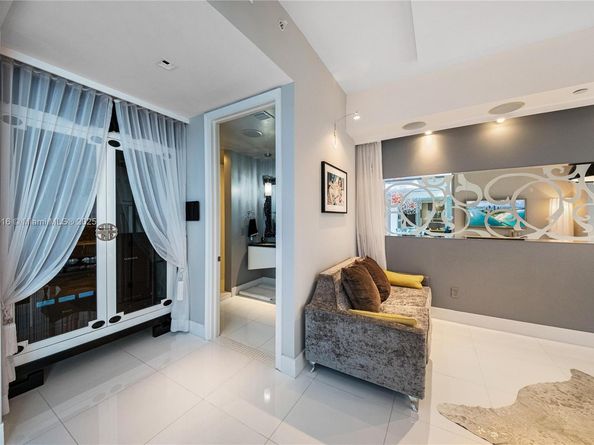 100 S Pointe Dr 3002, Miami Beach FL 33139