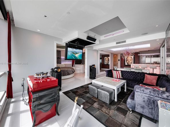 100 S Pointe Dr 3002, Miami Beach FL 33139