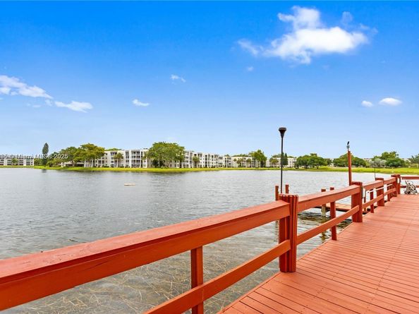 1920 Sabal Palm Dr 201, Davie FL 33324