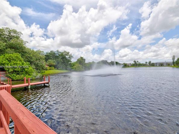 1920 Sabal Palm Dr 201, Davie FL 33324