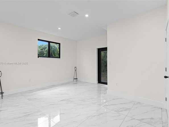 742 NW 70th St, Miami FL 33150